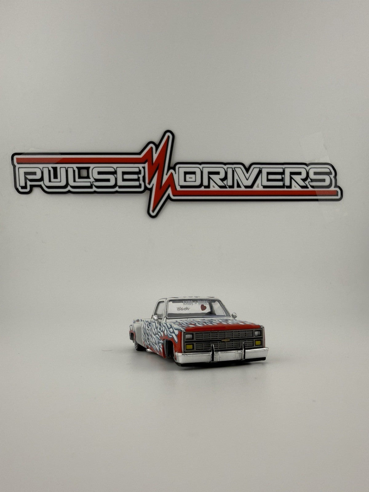 Chevrolet Silverado Dually Kaido House On Fire White   Kaido House KHMG 157 Open7