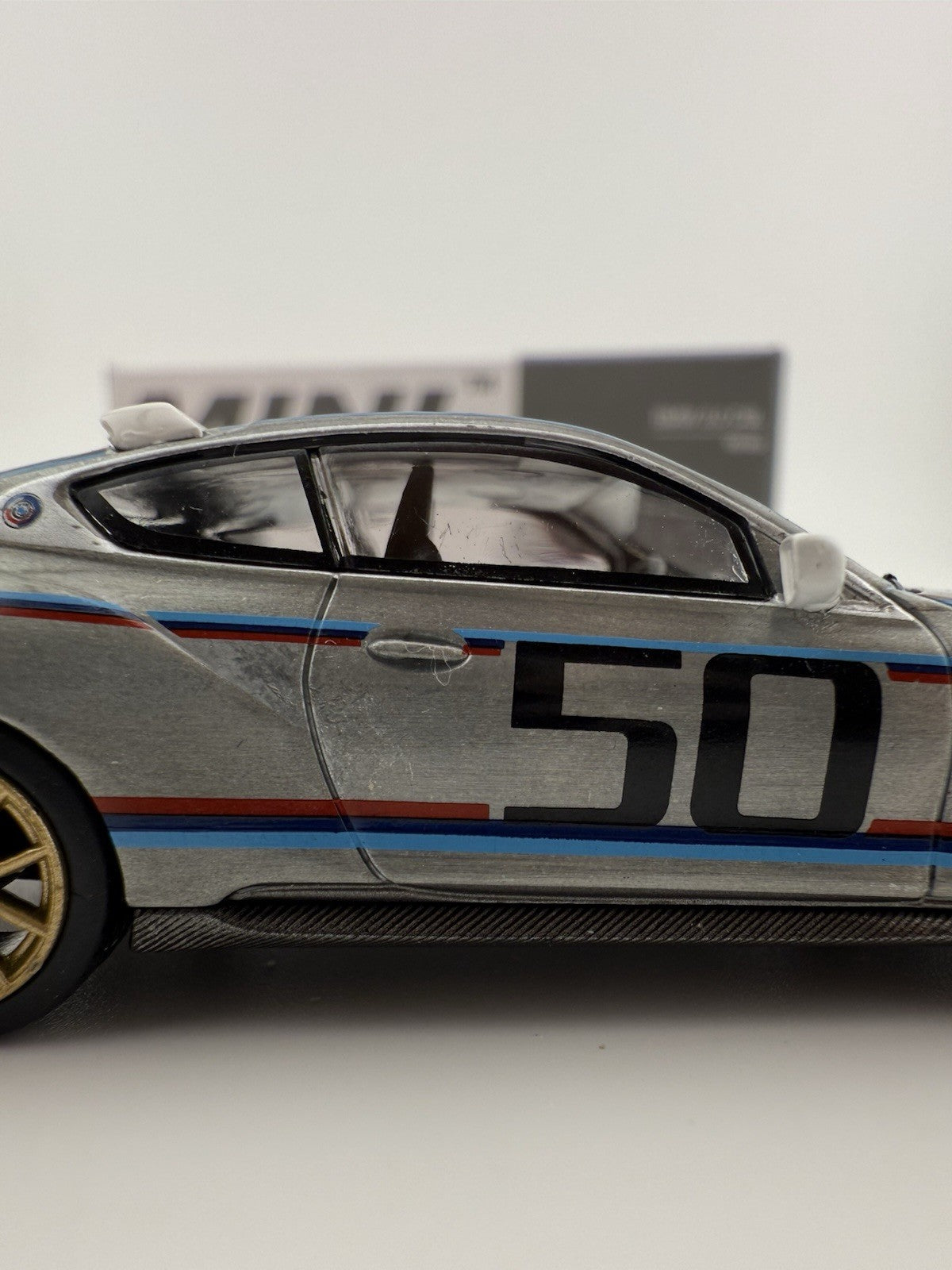 Chase   BMW 3.0 CSL Mini GT MGT 008637