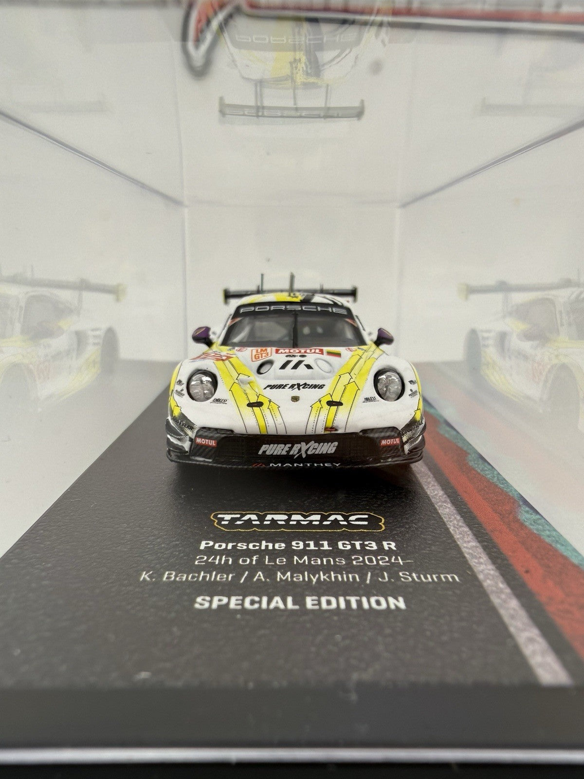 Porsche 911 GT3 R (992) #92 Tarmac Works T64 084 24LM92 Taiwan 7 11 Special Open2
