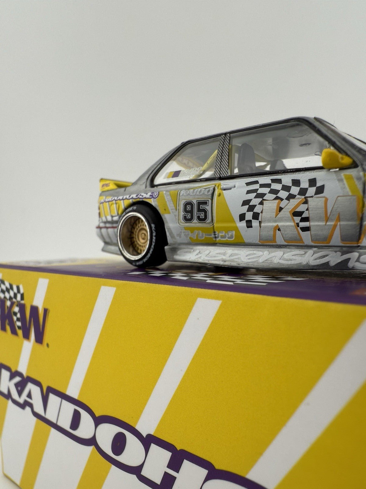 Chase   BMW M3 E30 Kaido KW KHMG194 Kaido House x Mini GT2