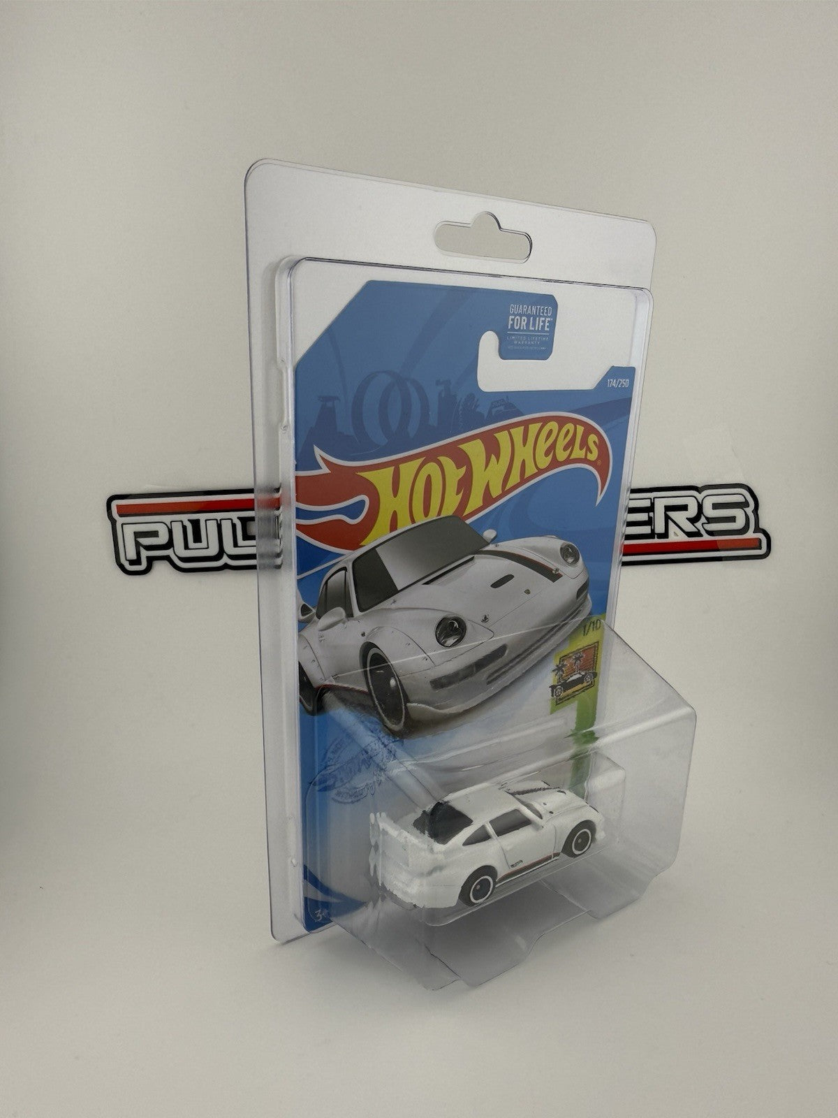 Porsche 993 GT2 in White   Hot Wheels Exotics 1/10 in Protector2