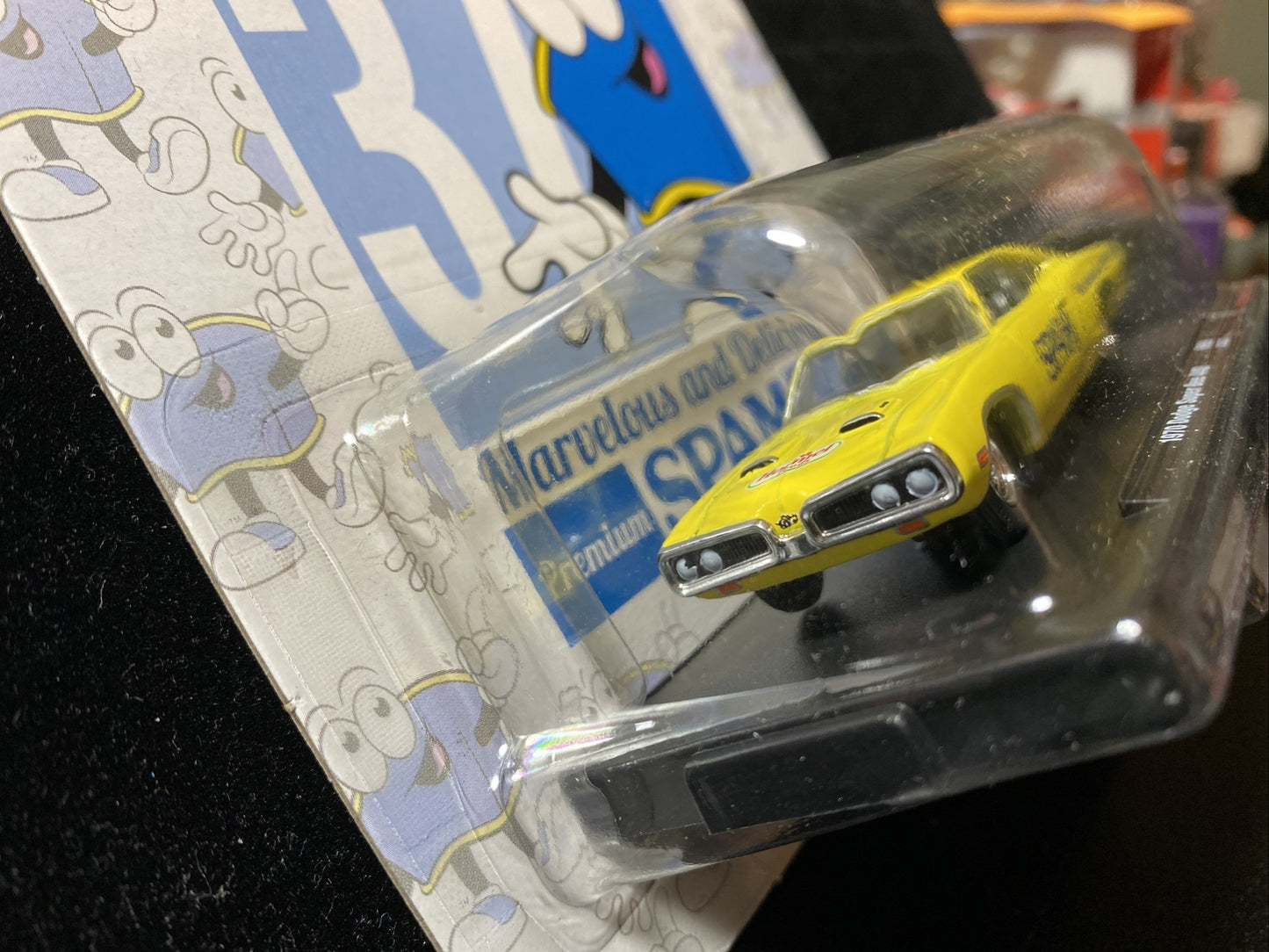 2022 M2 Machines 1970 Dodge Super Bee 440 Spam Yellow 1:64 Scale3