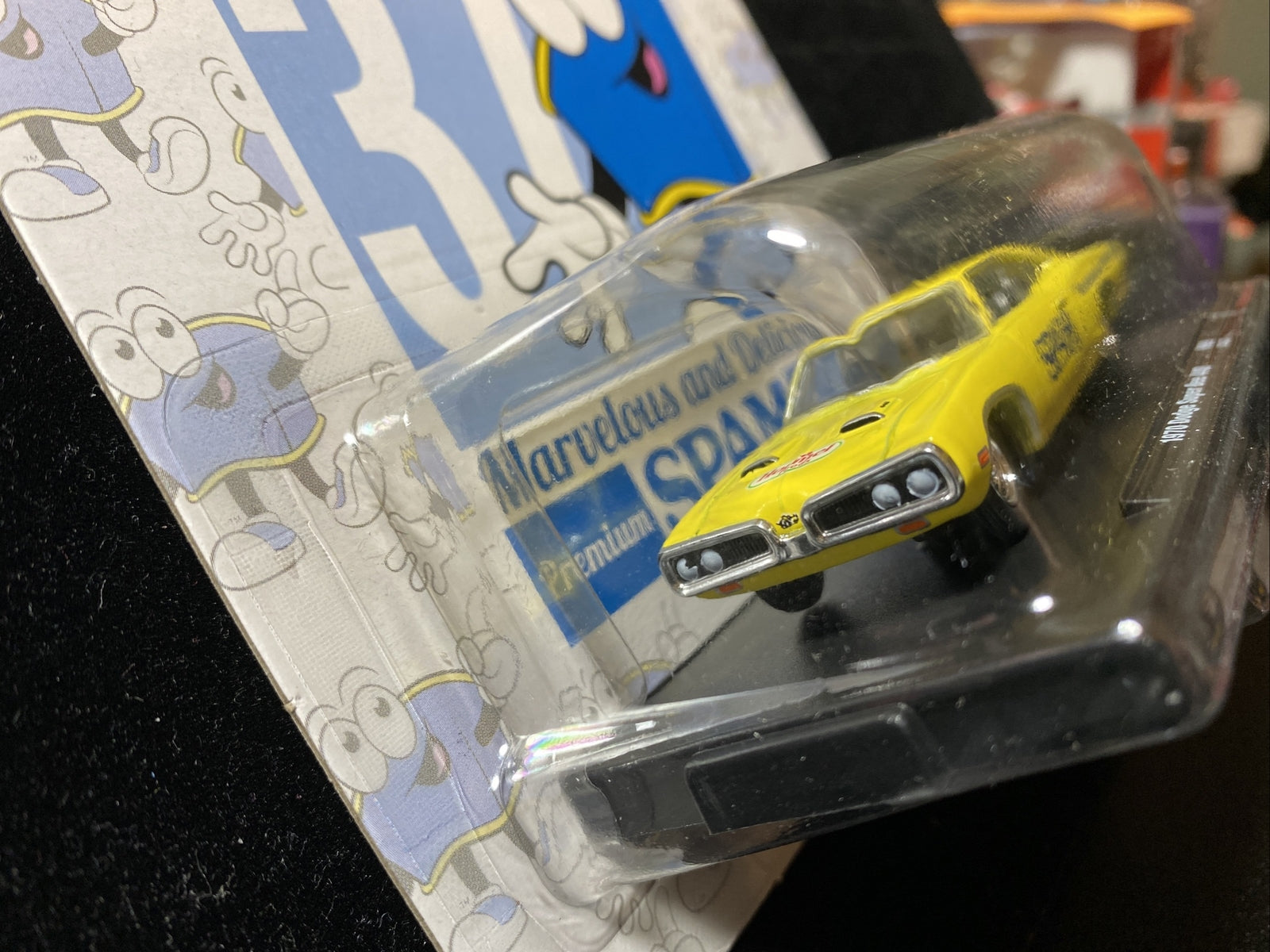 2022 M2 Machines 1970 Dodge Super Bee 440 Spam Yellow 1:64 Scale3