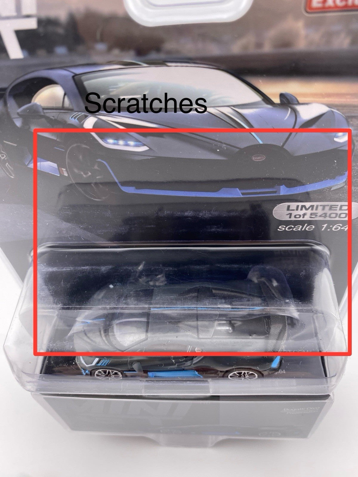 Bugatti Divo Presentation   Mini GT MGT 004747