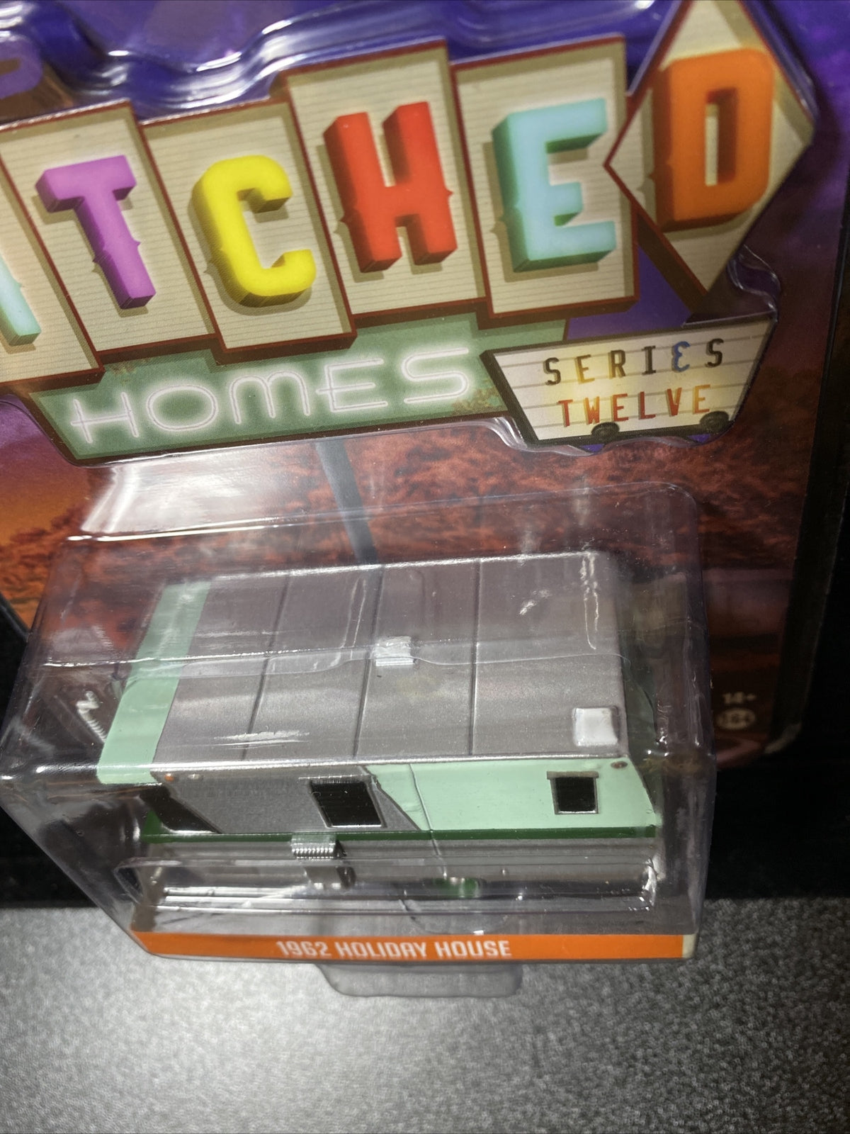Greenlight 1:64 Hitched Homes 34120 A 1962 Holiday House3