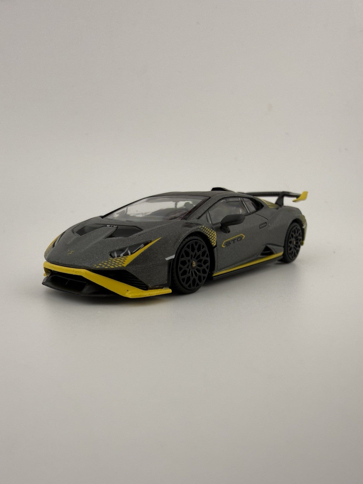 Lamborghini Huracan STO Matte Gray POPRACE PR64-02422