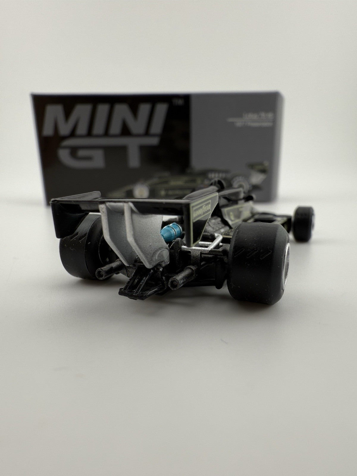 Lotus 78 Black   Mini GT MGT 00489 #5 / 1977 Presentation    Open Box5