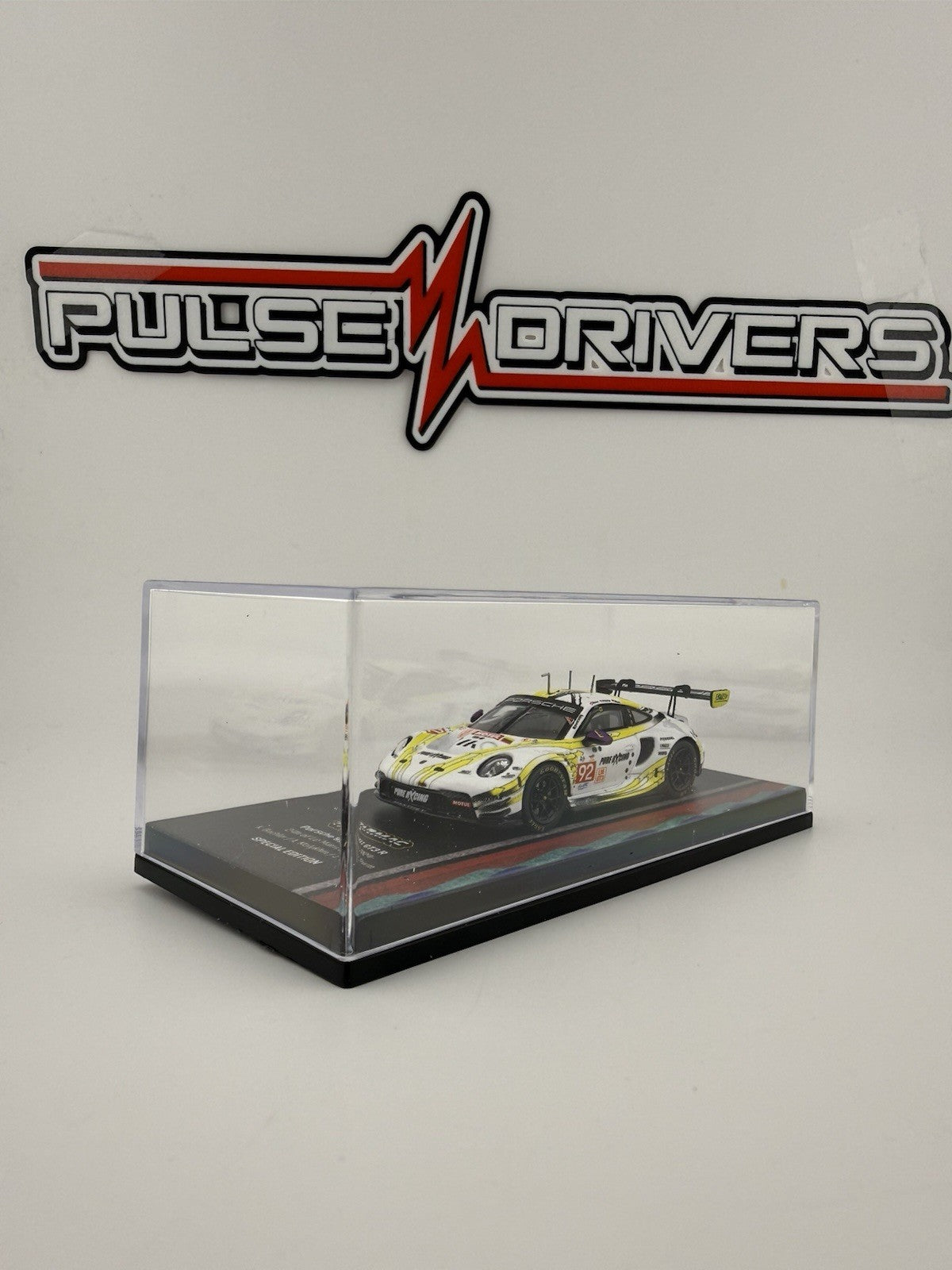 Porsche 911 GT3 R (992) #92 Tarmac Works T64 084 24LM92 Taiwan 7 11 Special Open4
