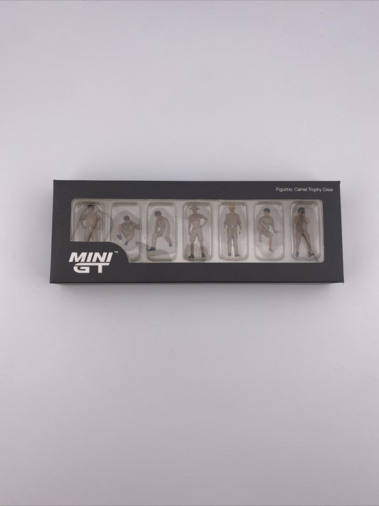 Figurine:   Tan   Mini GT   MGTAC 17 Camel Trophy Crew0