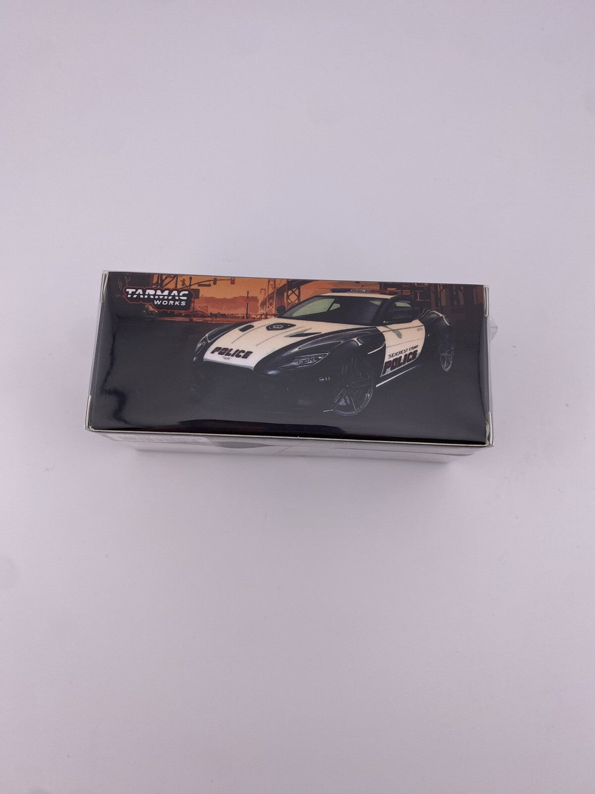 Aston Martin DBS Superleggera Police   Tarmac Works T64G 004 PC2