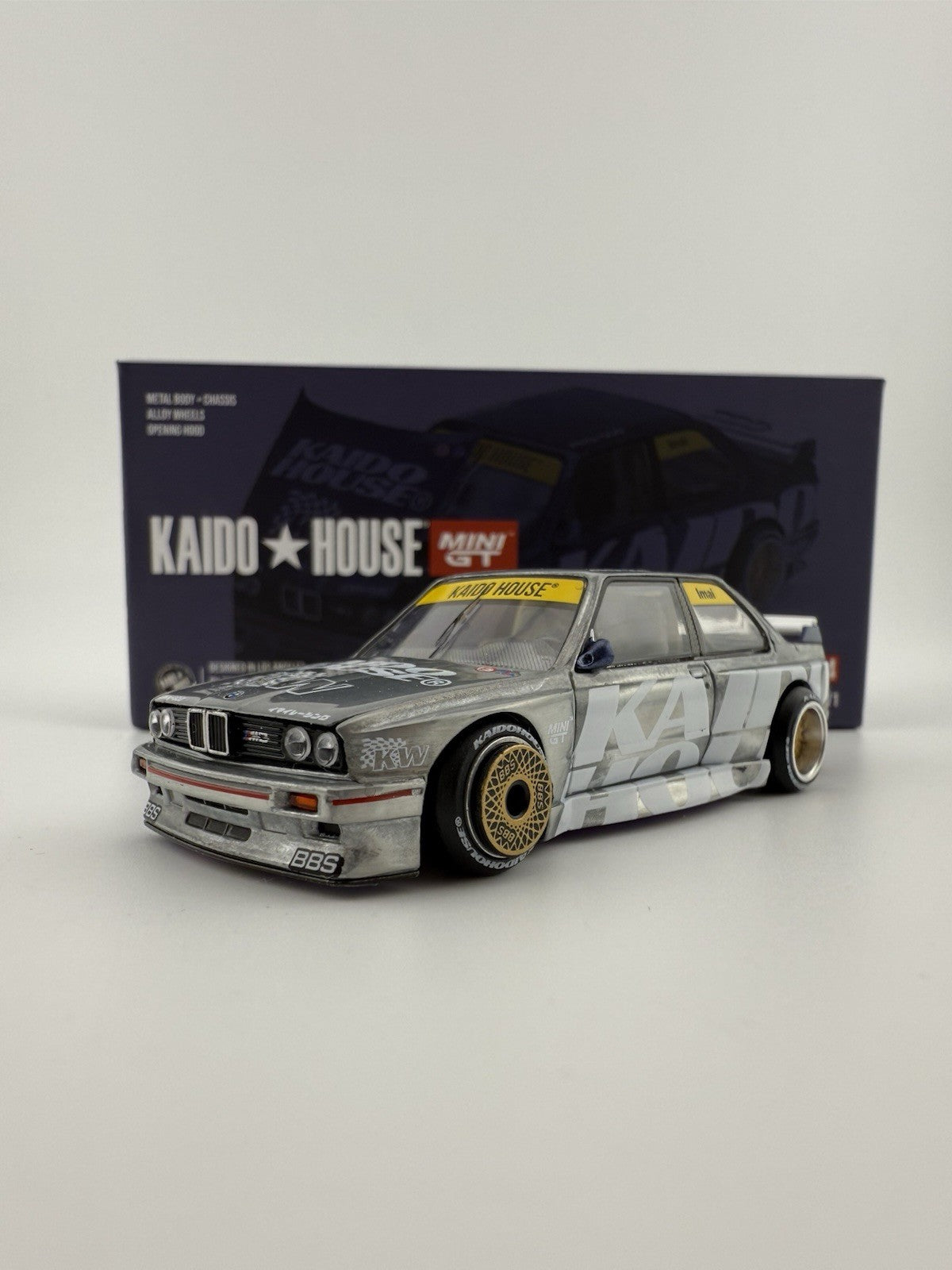 Chase   BMW M3 (E30)   Mini GT Kaido House KHMG 1542