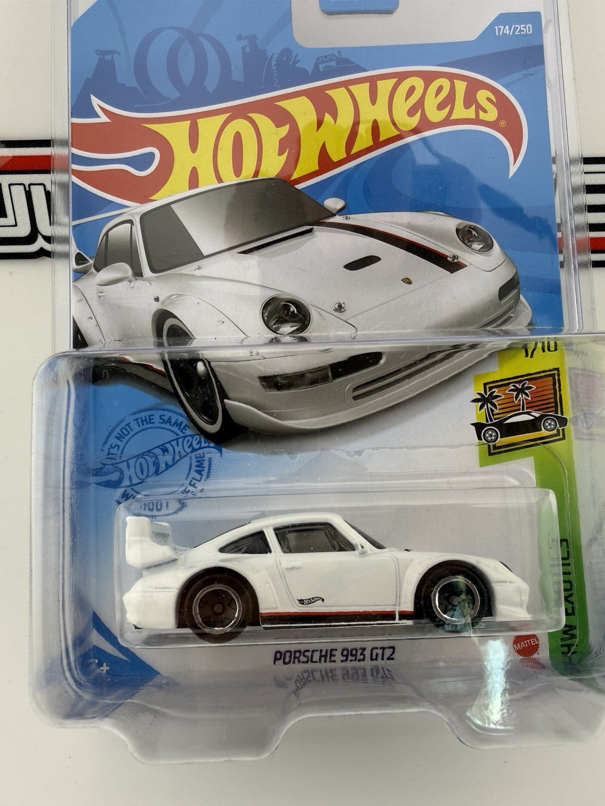 Porsche 993 GT2 in White   Hot Wheels Exotics 1/10 in Protector1