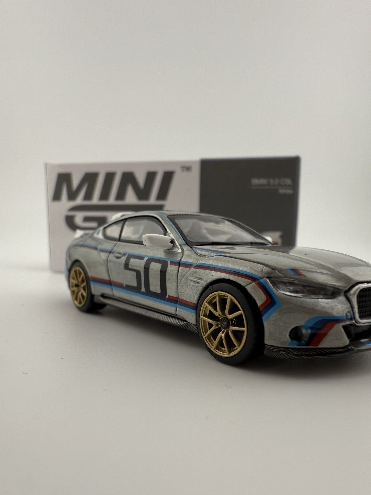 Chase   BMW 3.0 CSL Mini GT MGT 008632