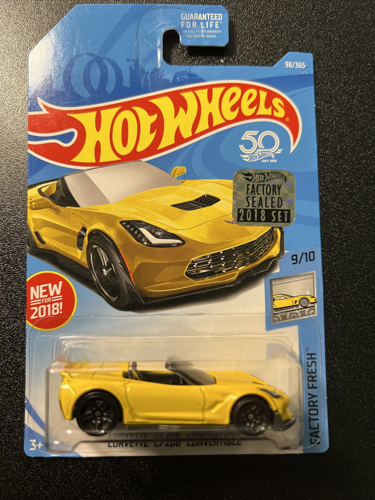 2ea Hot Wheels Corvette C7 Z06 Convertible Blue and Yellow2