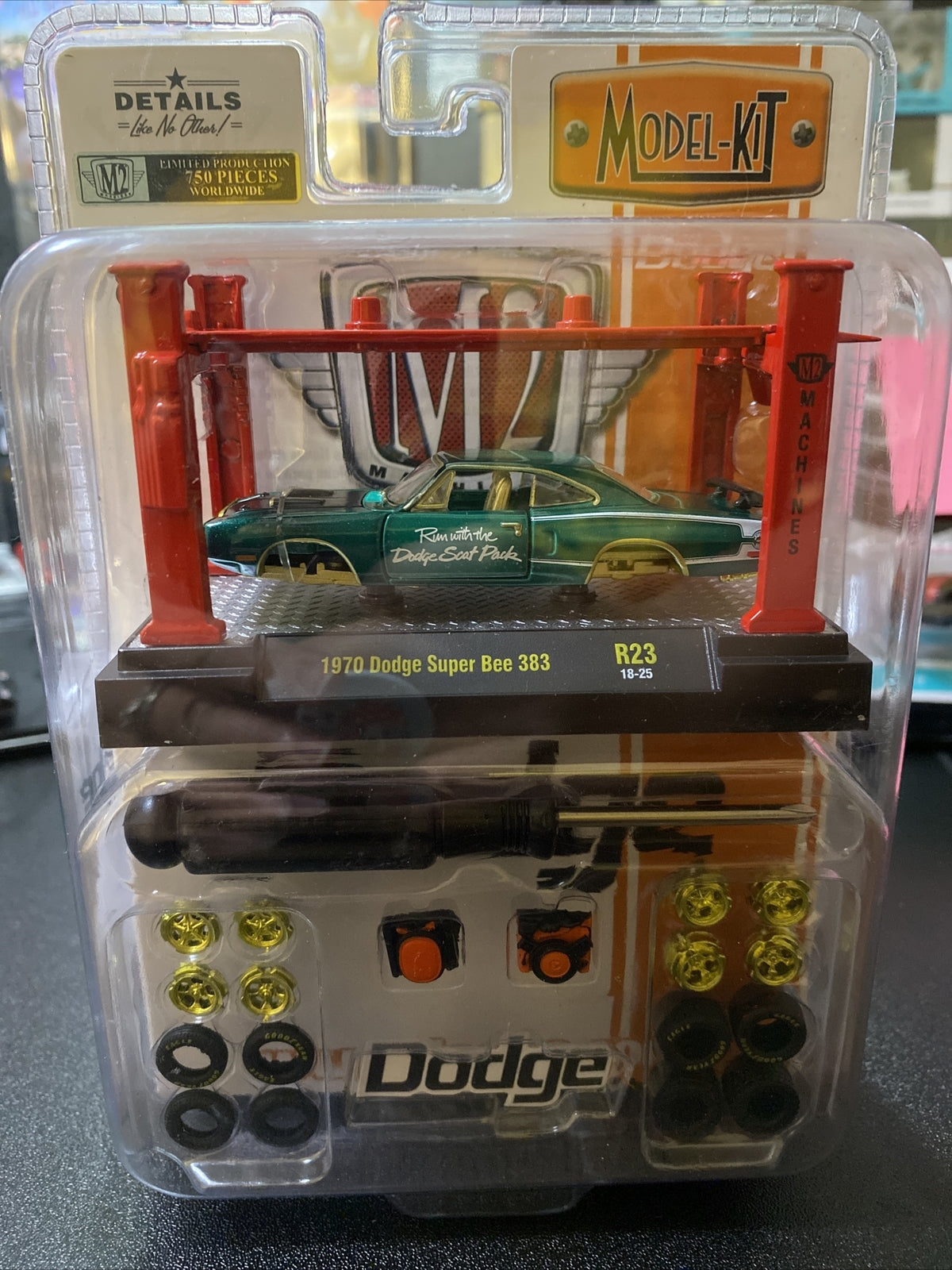 CHASE 1/750 M2 Machines 1970 '70 Dodge Super Bee 383 Green   Model Kit5