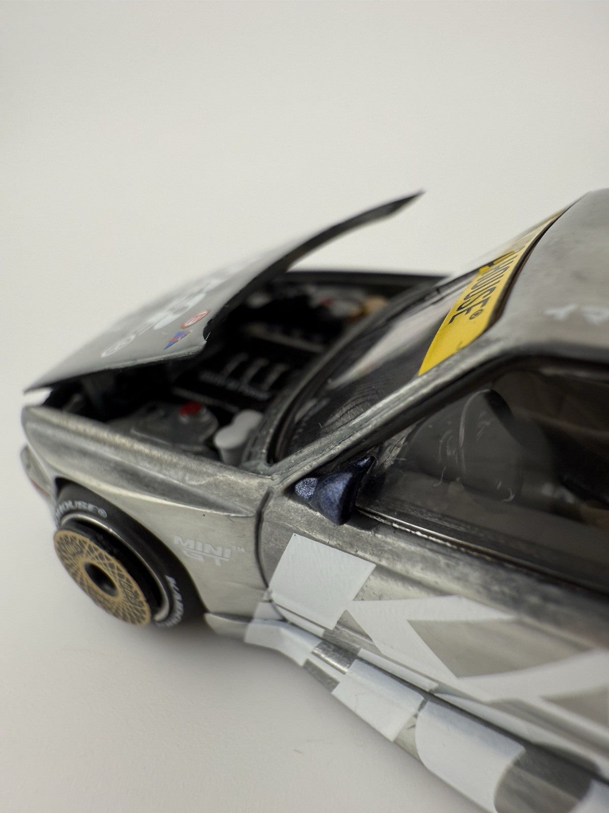 Chase   BMW M3 (E30)   Mini GT Kaido House KHMG 1545