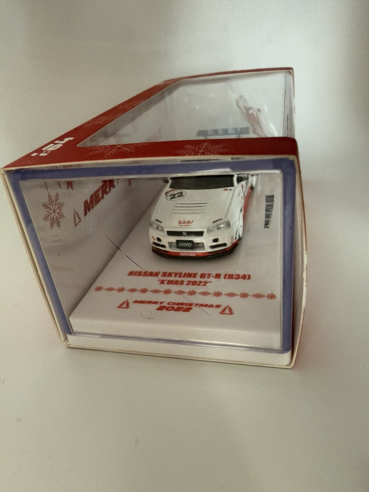 Chase   Nissan Skyline GT R (R34) Red   INNO64 IN64 R34RT XMAS22 Christmas5