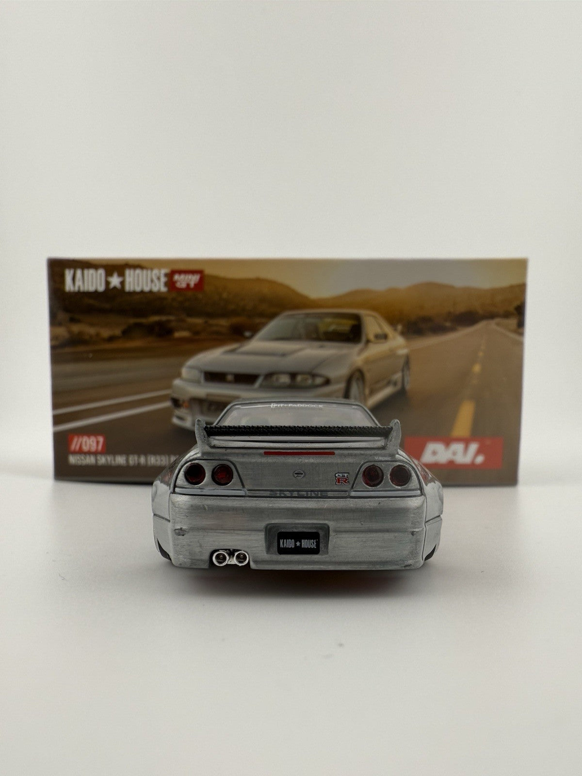 Chase   Kaido House x Mini GT 1:64 Nissan Skyline GT R (R33) DAI33 V1 KHMG09710