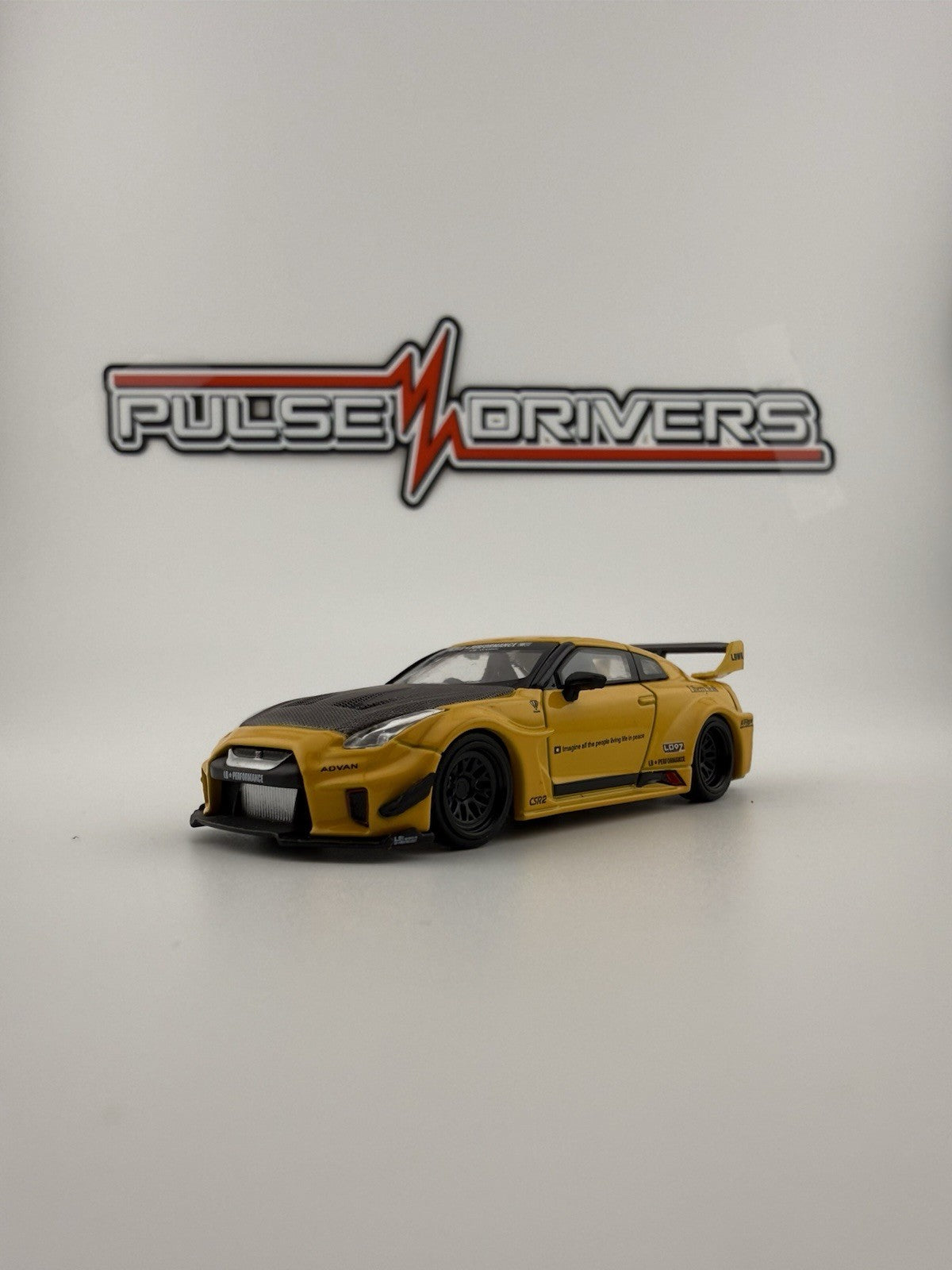 LB Silhouette Works Nissan 35GT RR   Yellow Mini GT 182 Open Box1