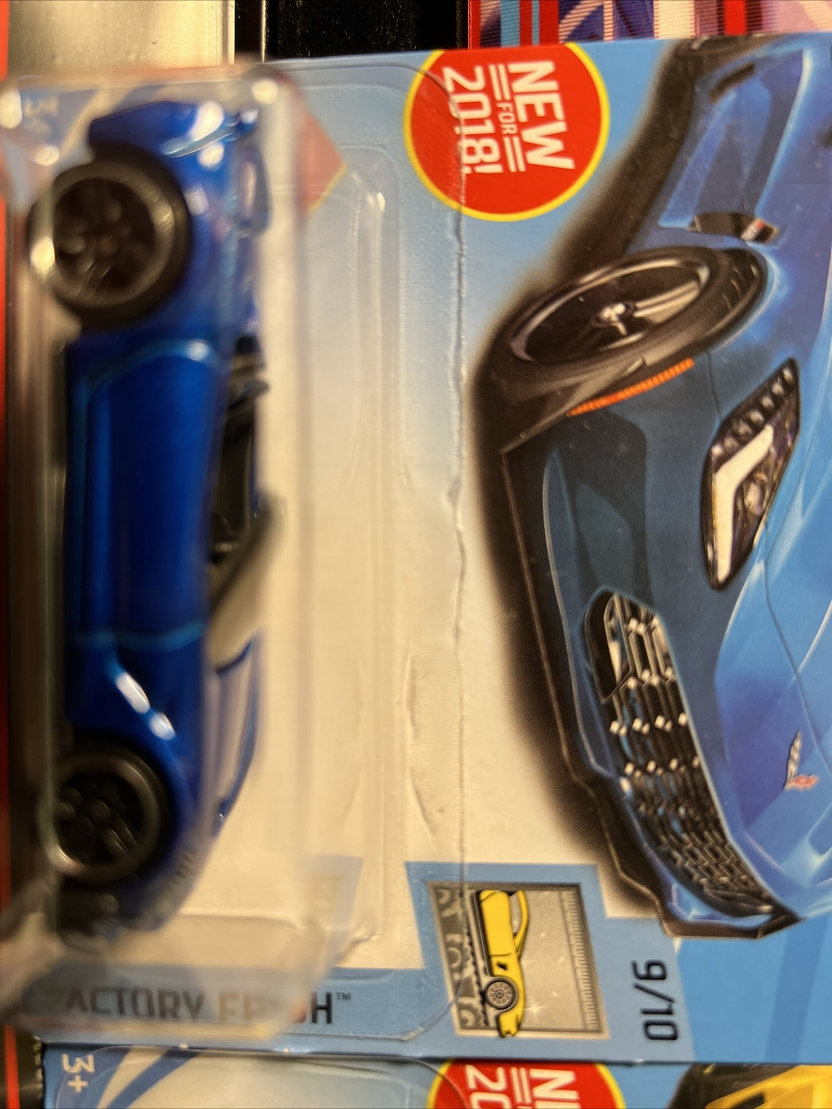 2ea Hot Wheels Corvette C7 Z06 Convertible Blue and Yellow10
