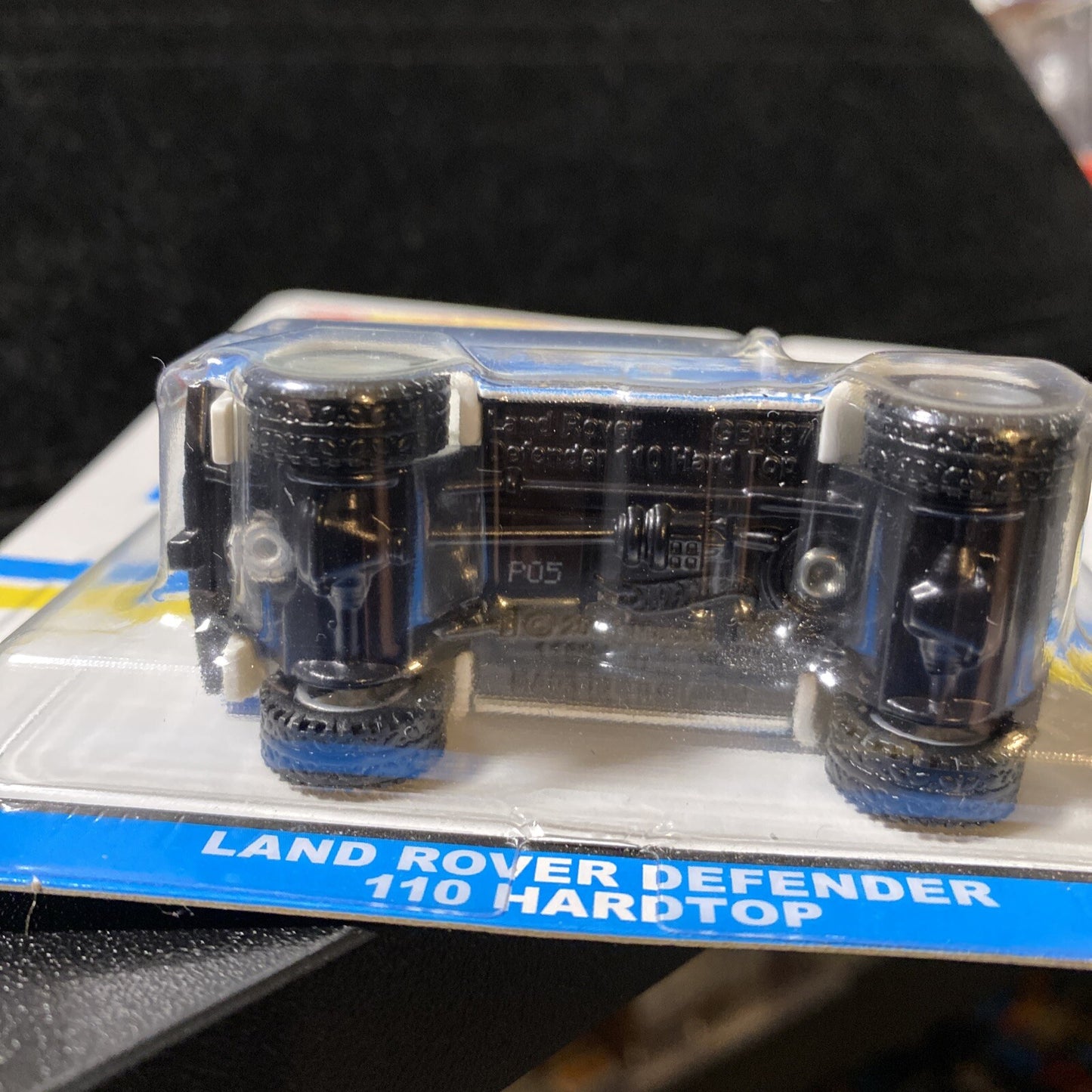 Hot Wheels Land Rover Defender 110 Hardtop Bilstein 1:64 Speed Shop Garage5