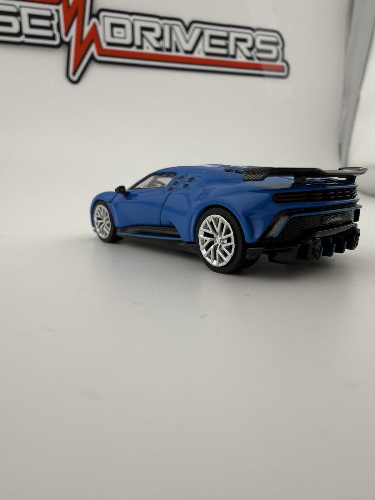 Bugatti Centodieci Blu Bugatti   Mini GT MGT 00586 Open Box6