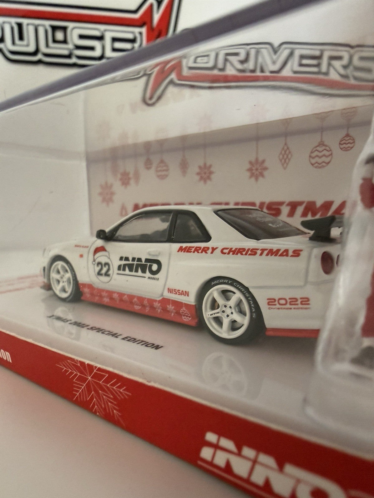 Chase   Nissan Skyline GT R (R34) Red   INNO64 IN64 R34RT XMAS22 Christmas8
